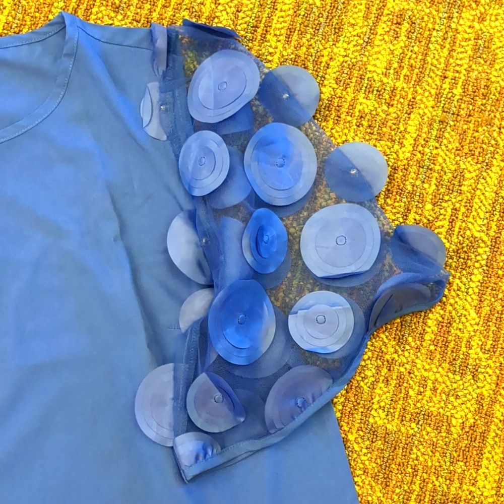 Beautiful Ruffled Top - Picture 2 of 4